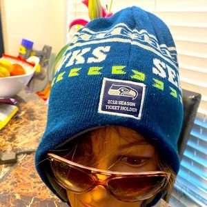 Seattle Seahawks Sport BDA 8457 Knit On Field Headwear Pom Pom Hat Size One